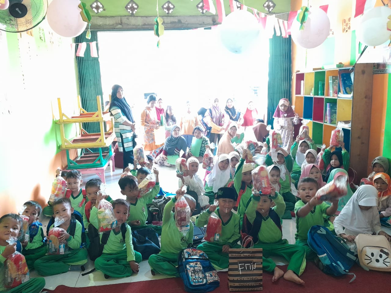 Pemberian Makanan Tambahan Untuk PAUD