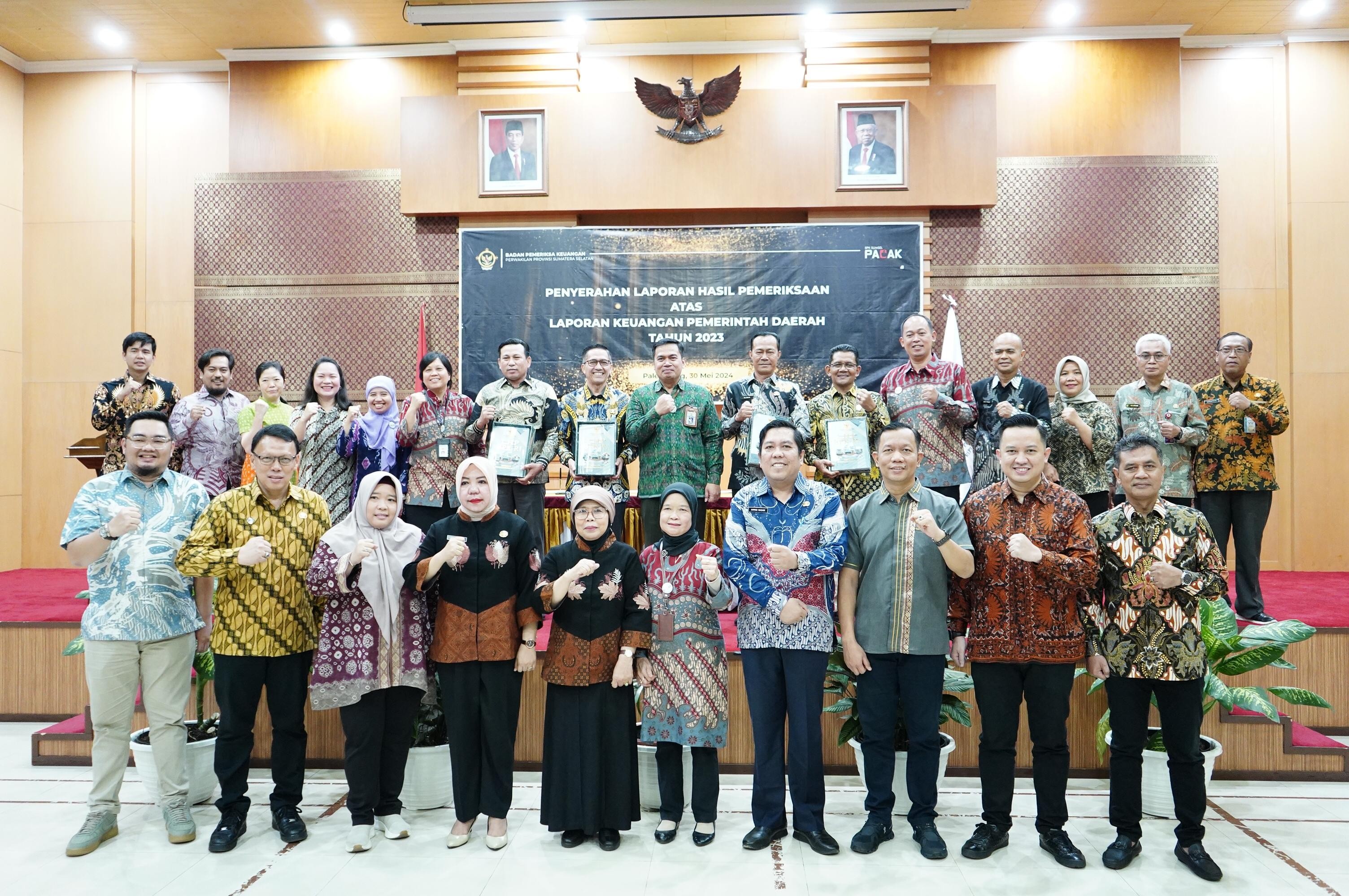 PEMERINTAH KOTA PRABUMULIH MENDAPATKAN PENGHARGAAN OPINI WAJAR TANPA PENGECUALIAN (WTP) KE -11